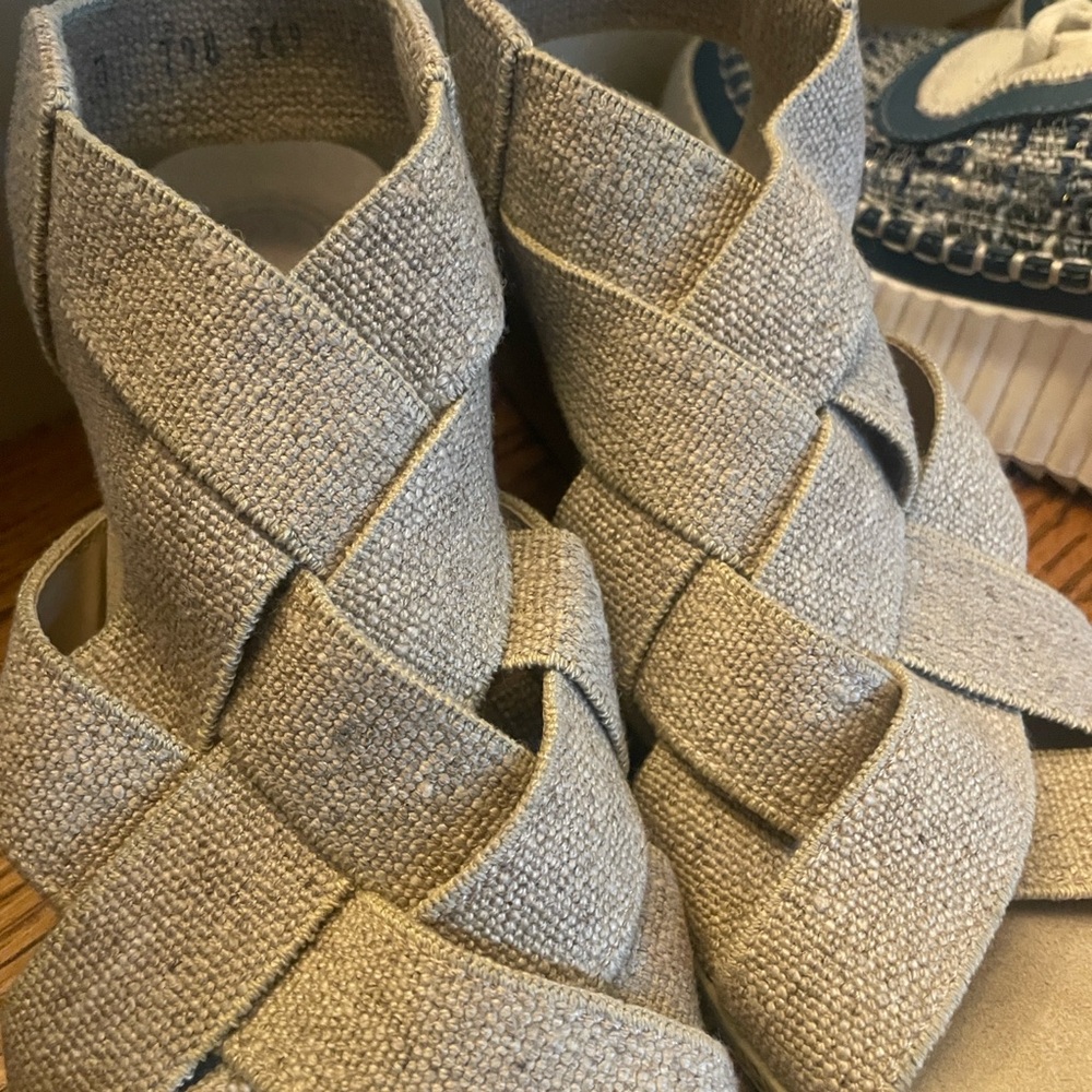 CHARLESTON SHOE CO. Beige Crisscross Sandals